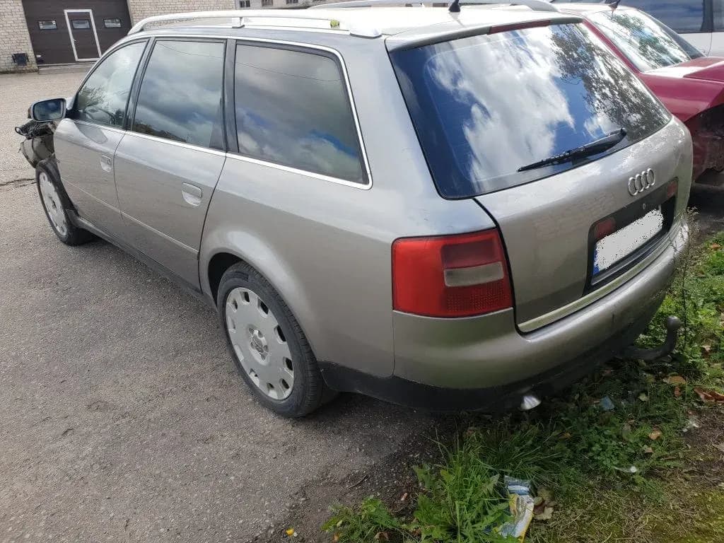 Снимка на разглобения автомобил 4
