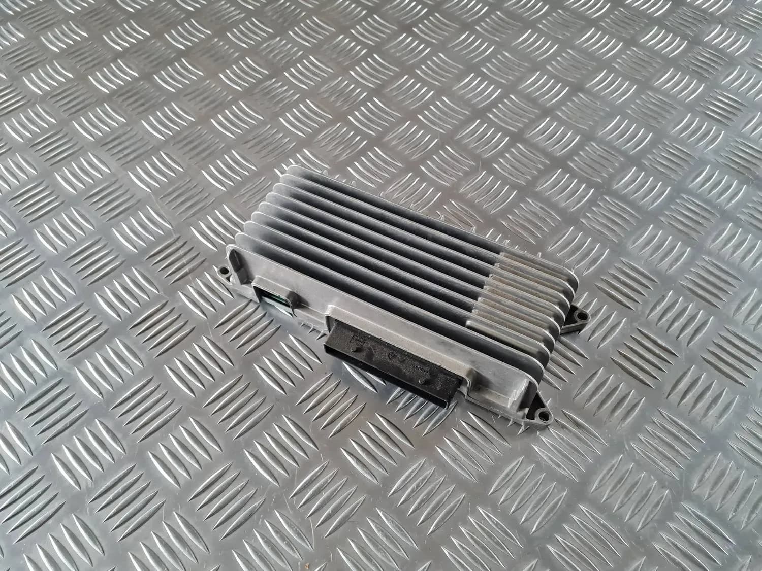 Блок за усилване на звука AUDI A6 2008 - foto 1