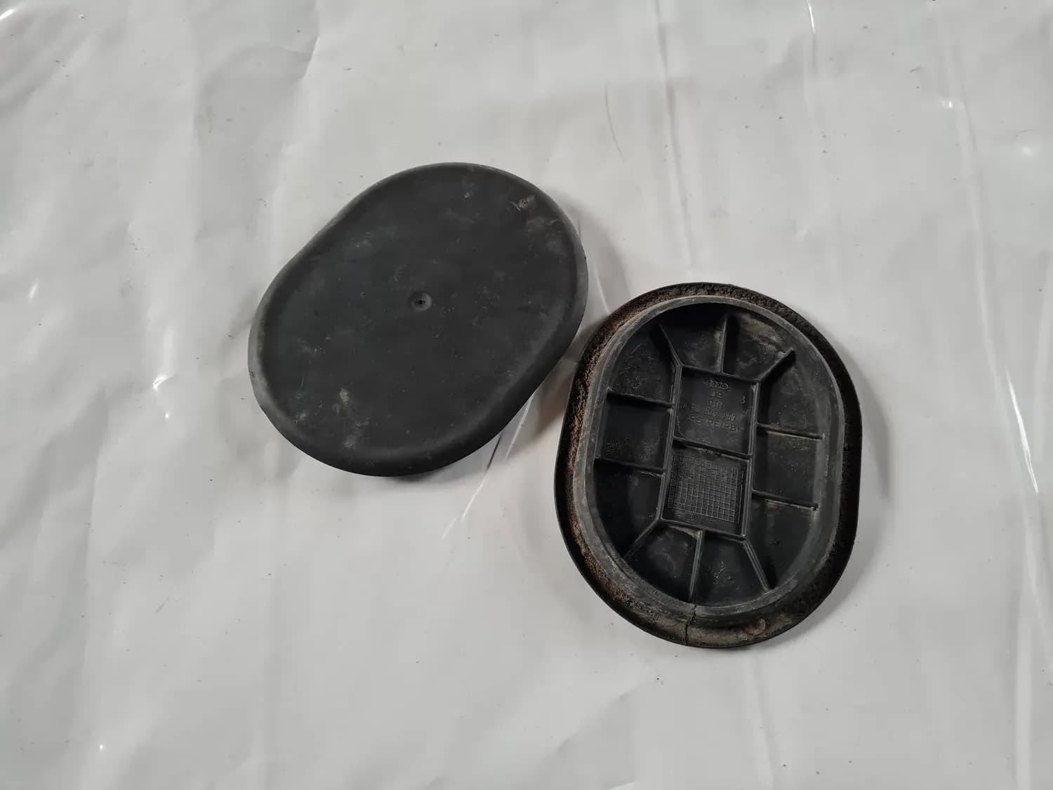 Капак на предния подкалник AUDI A6 2008 - foto 1