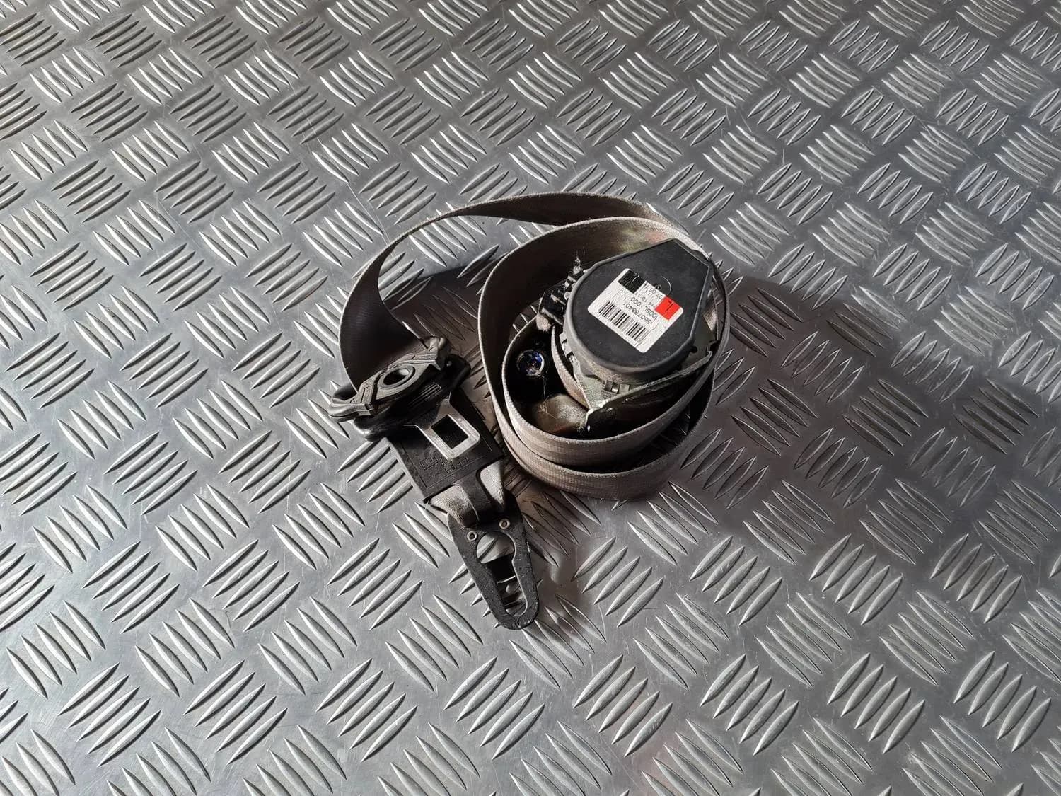 Преден ляв предпазен колан AUDI A6 2008 - foto 1