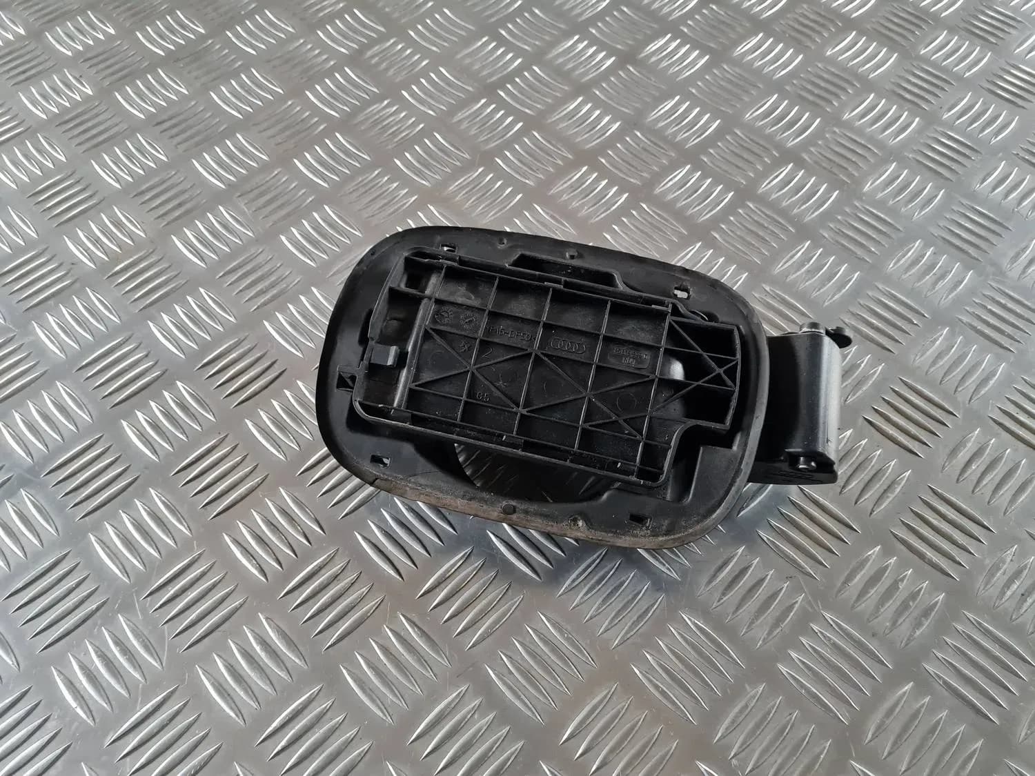 Капачка на резервоара за гориво AUDI A6 2008 - foto 1