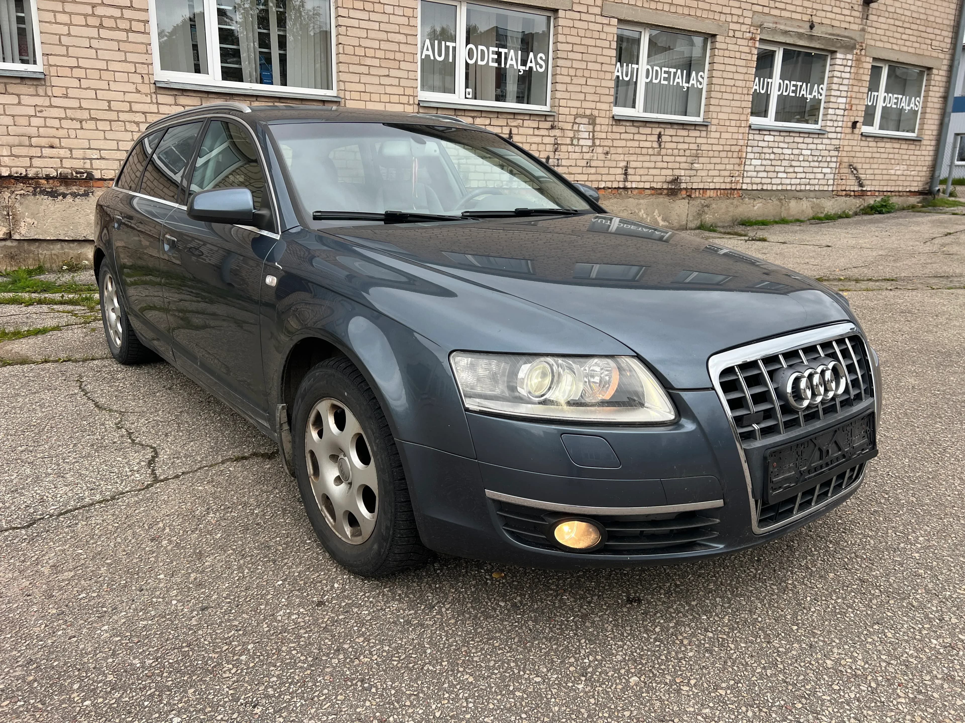 Снимка на разглобения автомобил 4