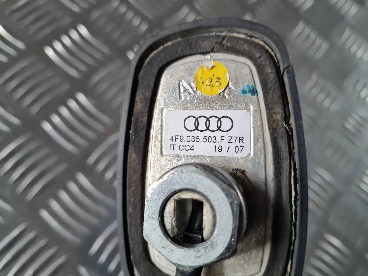 Покривна антена AUDI A6 2008 - foto 2