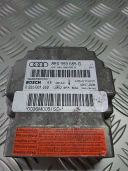 Блок за управление на въздушните възглавници AUDI A4 AVANT 2005