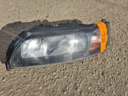 Част от автомобил VOLVO V70 2004